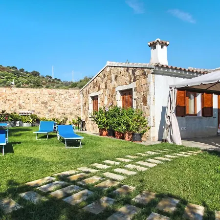 Holiday home Locazione Turistica Stazzu Fioritu - Teo240 San Teodoro (Sardinia)